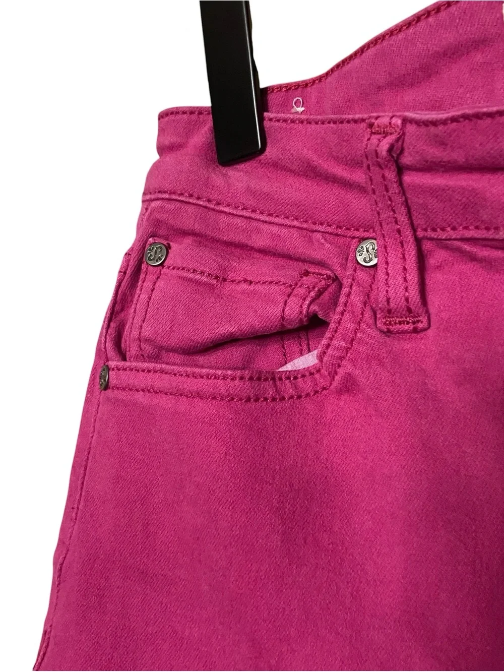 ✨ Shyanne Hot Pink Bell Bottom Jeans ✨
Size 26 | Country Western Vibes 💖🤠 - Picture 4 of 10